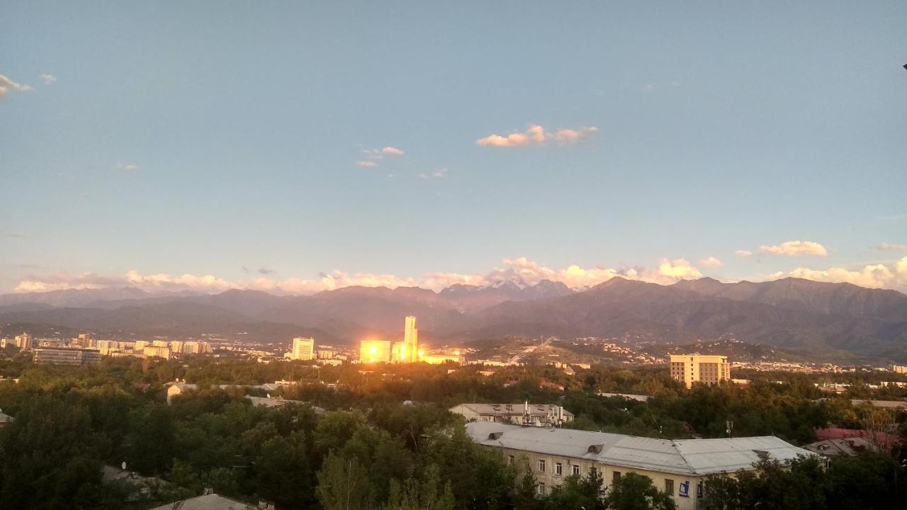 "Картина Горных Вершин" Квартира- "Mountain View" Apartment Almaty Exterior foto